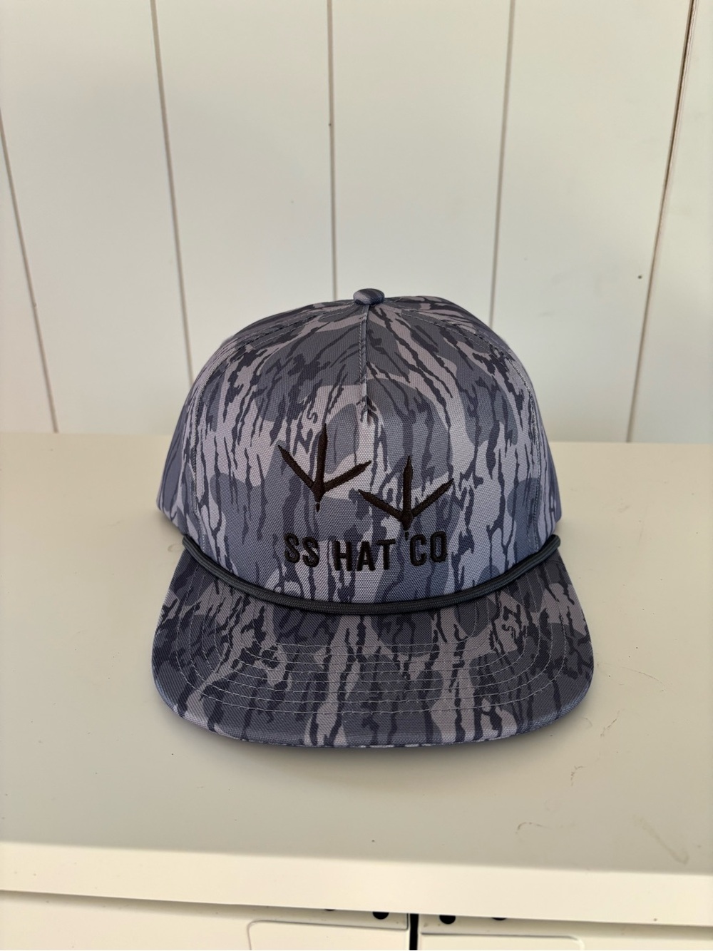 SS Hat Co Men’s Camouflage Rope-Trim Snapback Hat - Gray